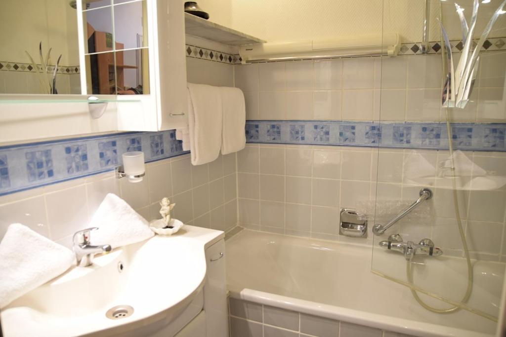 2-Zimmer-Appartement Im 1. Obergeschoss Mit Hallenschwimmbad Und Sauna. Westerland Buitenkant foto